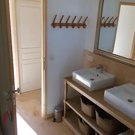 - Au Calme Sur Golf, Et Vue Sur Le Golfe De Saint-tropez Villa *
