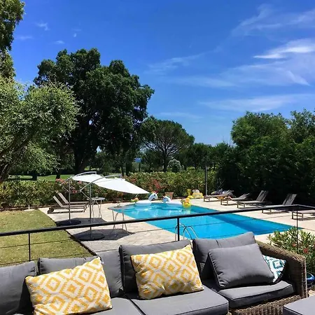 - Au Calme Sur Golf, Et Vue Sur Le Golfe De Saint-tropez Villa *